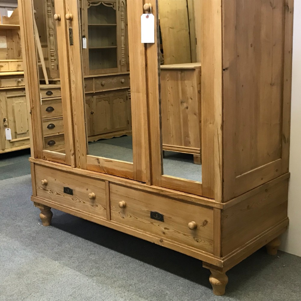 DEEP ANTIQUE PINE TRIPLE MIRRORED WARDROBE (DISMANTLES) View IX