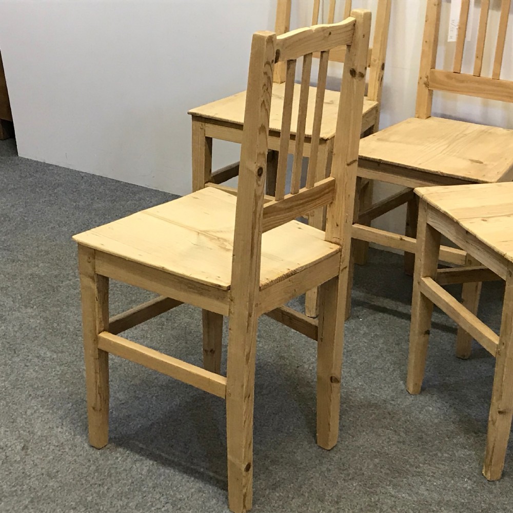 SET OF 4 OLD PINE FARMHOUSE CHAIRS View III