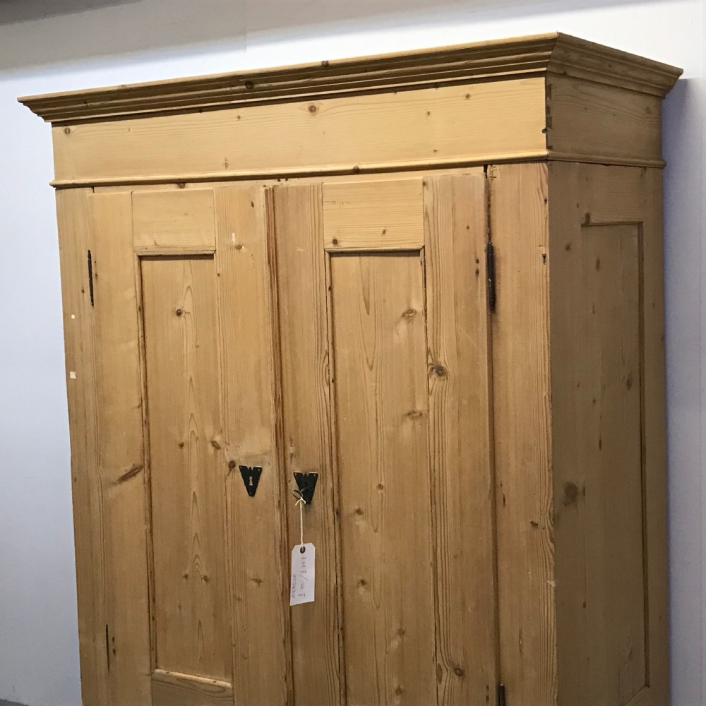 SMALL DEEP ANTIQUE PINE DOUBLE WARDROBE (DISMANTLES) View V