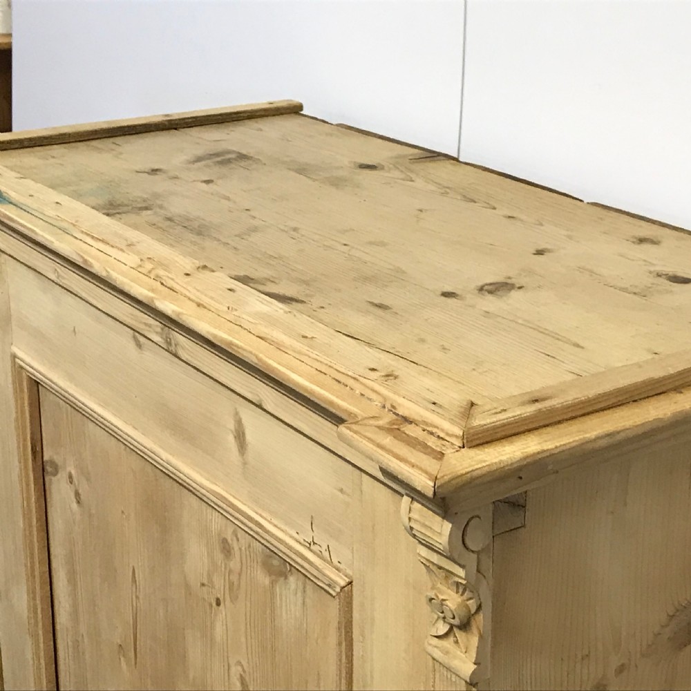 ANTIQUE PINE LINEN STORAGE CUPBOARD View VI
