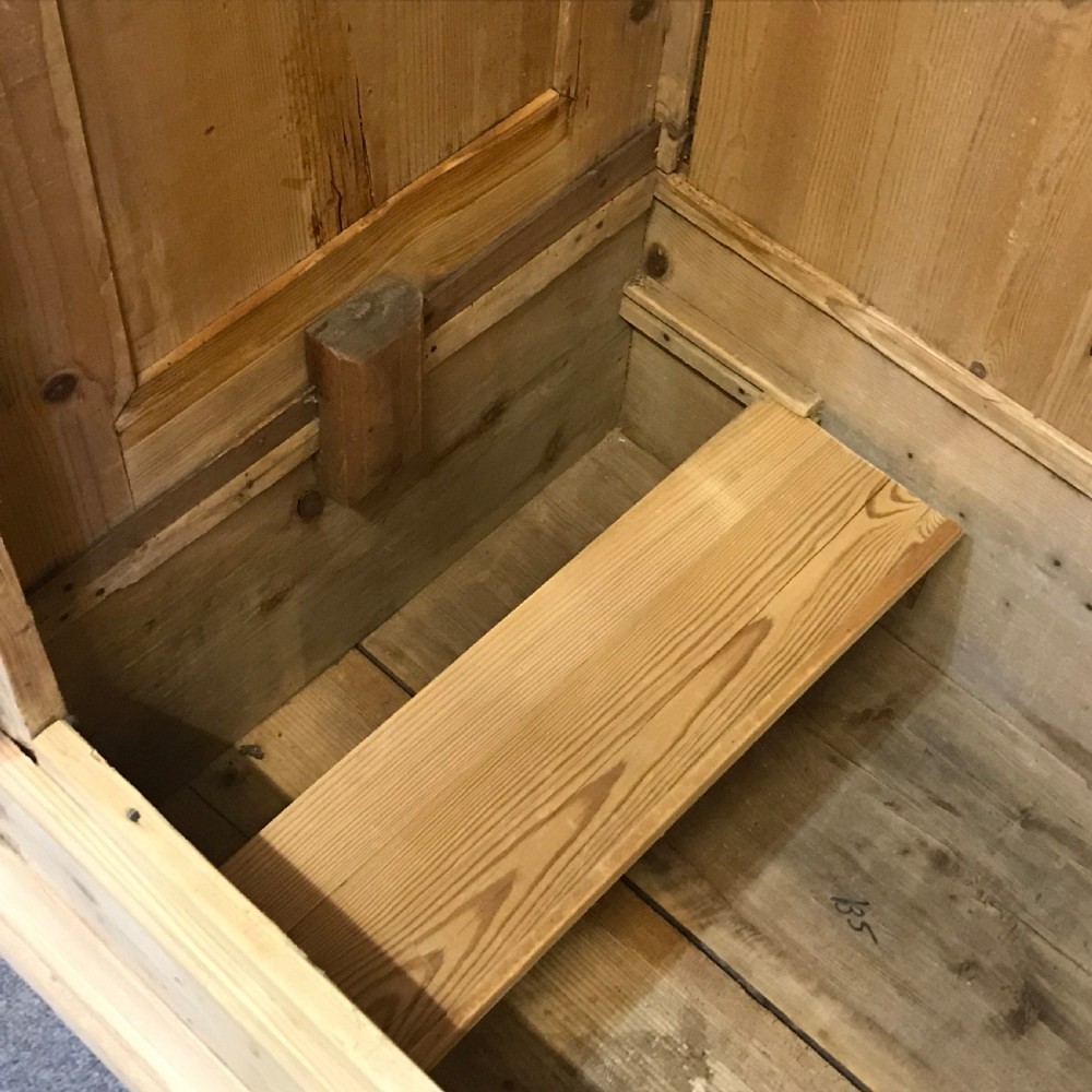 19TH CENTURY PINE WARDROBE (DISMANTLES) View IV
