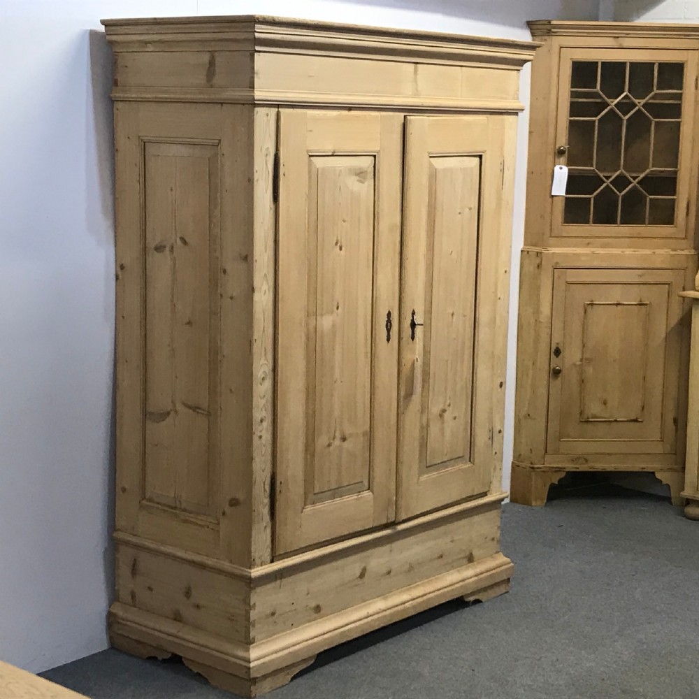 19TH CENTURY PINE WARDROBE (DISMANTLES) View V