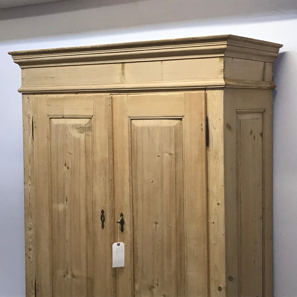 19TH CENTURY PINE WARDROBE (DISMANTLES) View VI