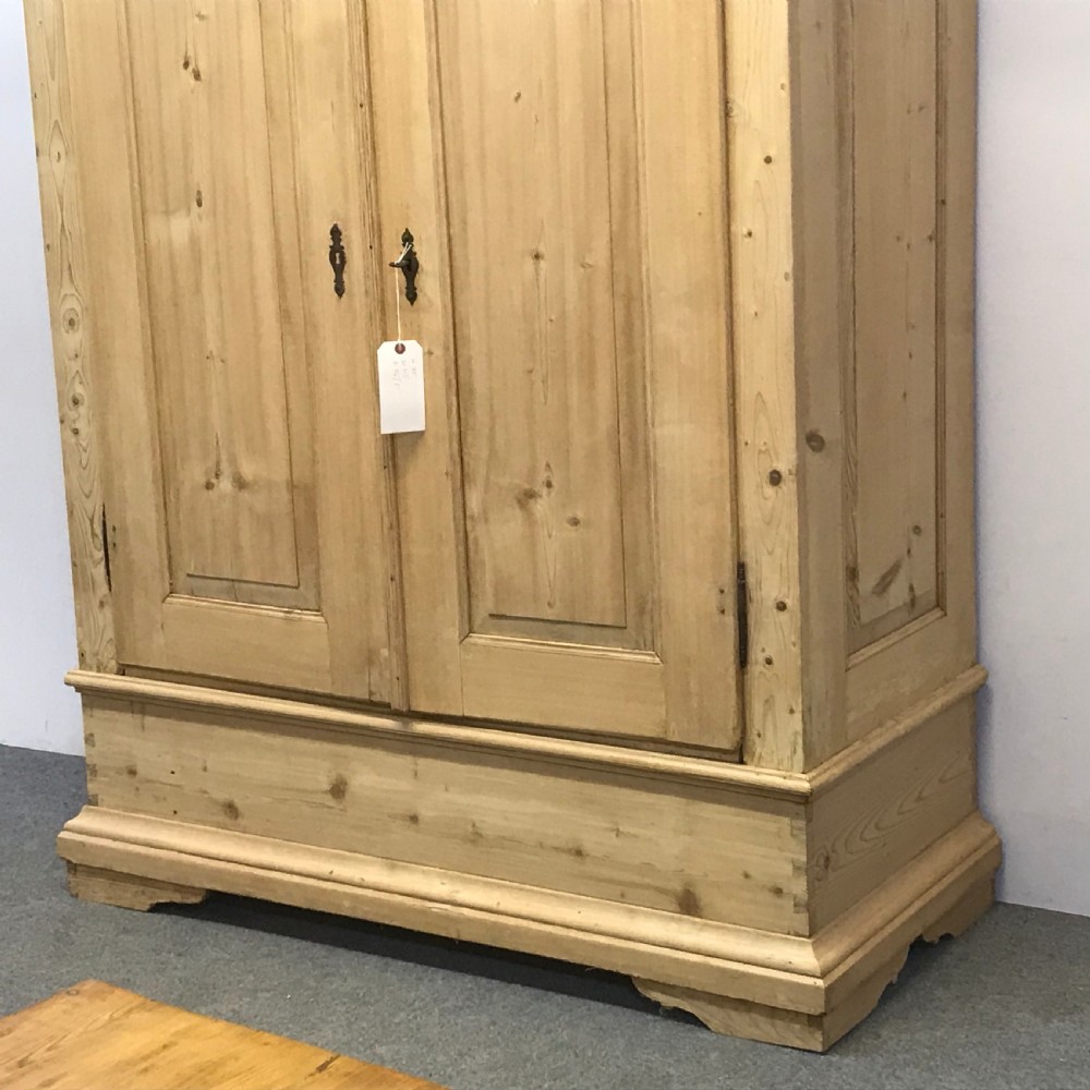 19TH CENTURY PINE WARDROBE (DISMANTLES) View VII