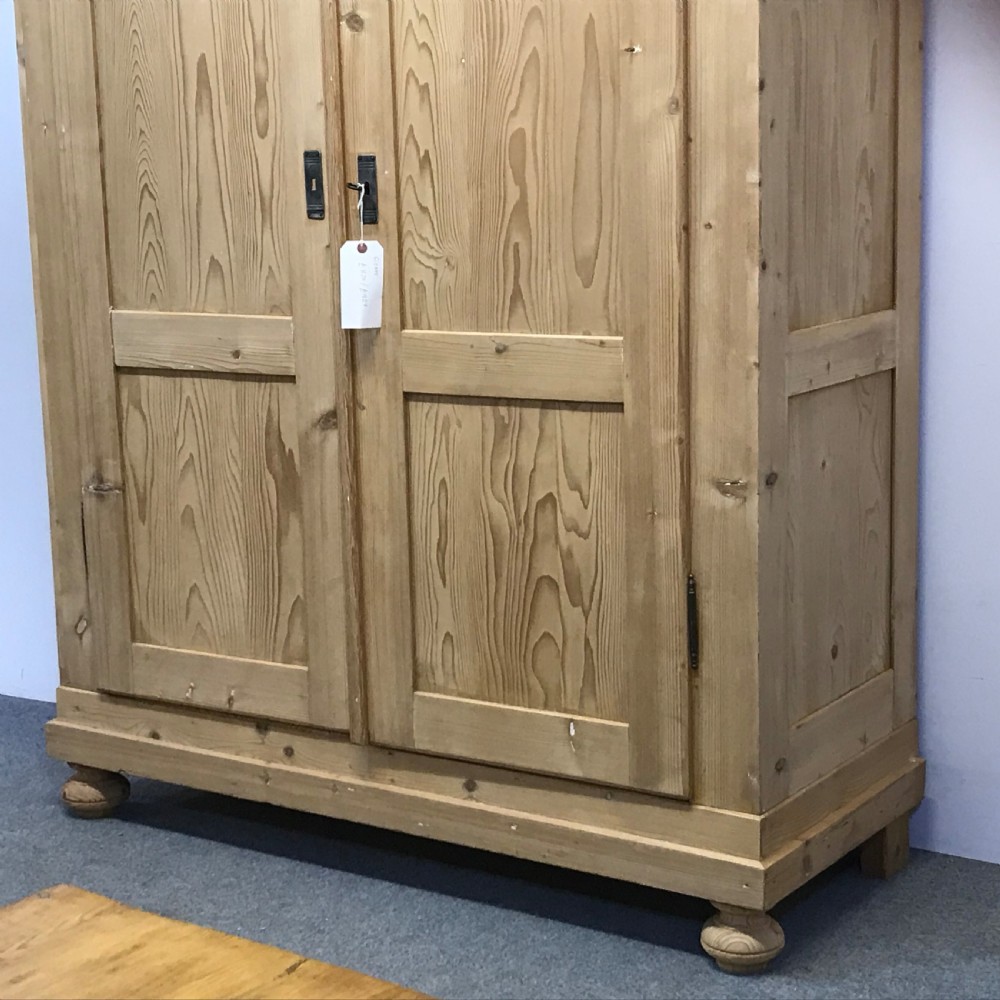 ANTIQUE PINE DOUBLE WARDROBE (DISMANTLES) View IV
