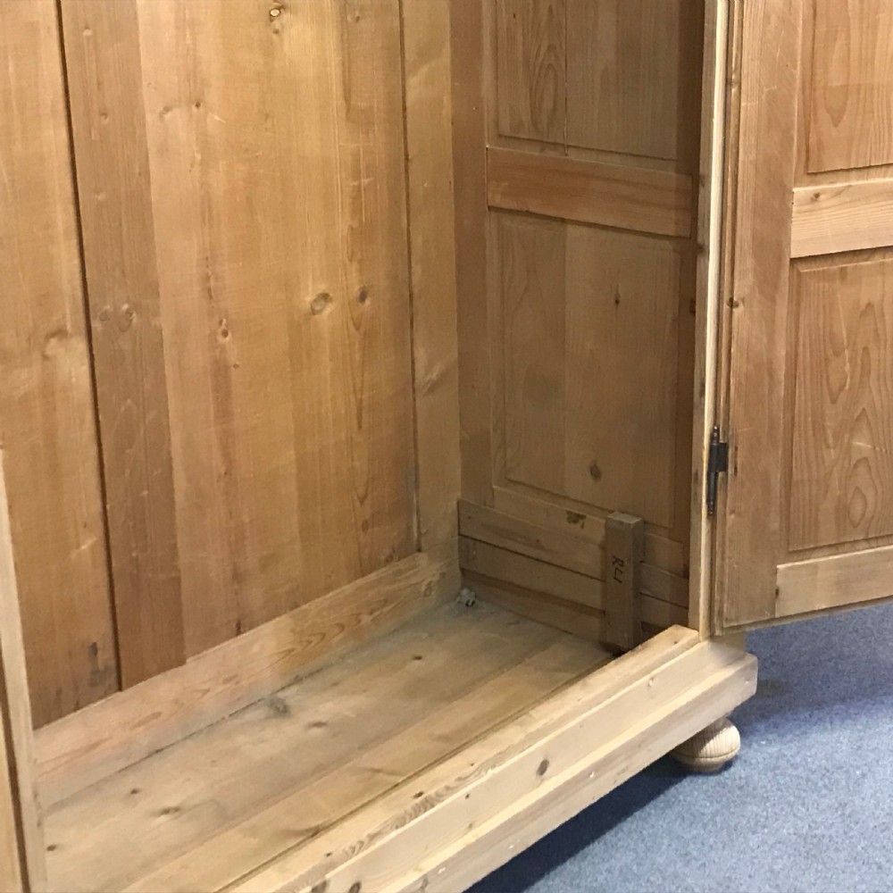 ANTIQUE PINE DOUBLE WARDROBE (DISMANTLES) View VI