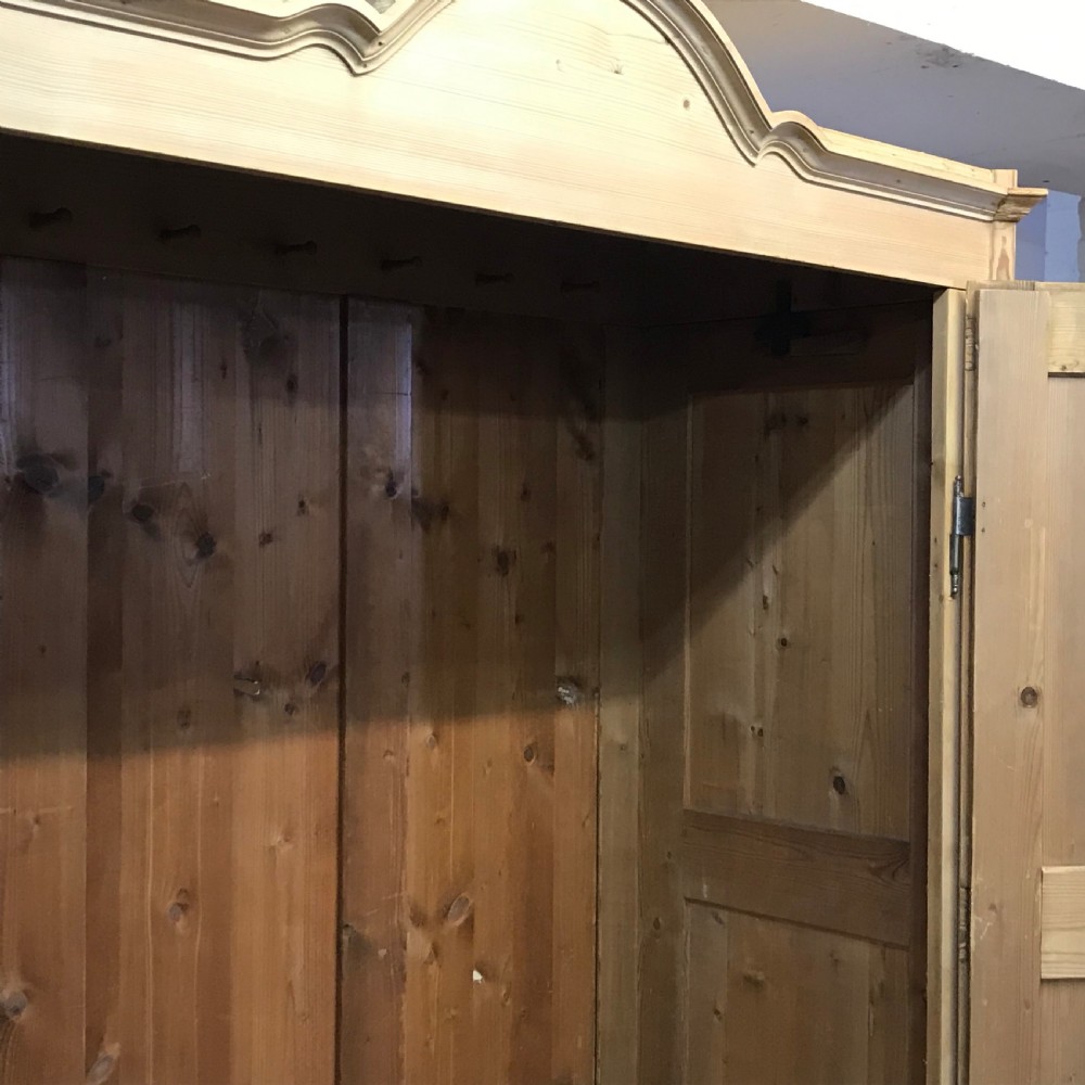 VERY LARGE ANTIQUE PINE WARDROBE (DISMANTLES) View III