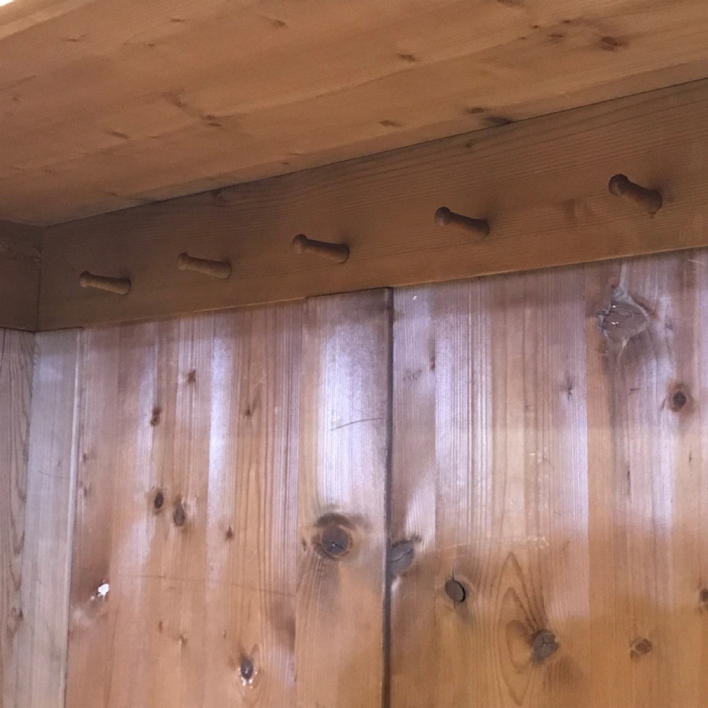 VERY LARGE ANTIQUE PINE WARDROBE (DISMANTLES) View V