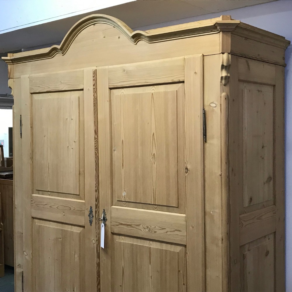 VERY LARGE ANTIQUE PINE WARDROBE (DISMANTLES) View VIII