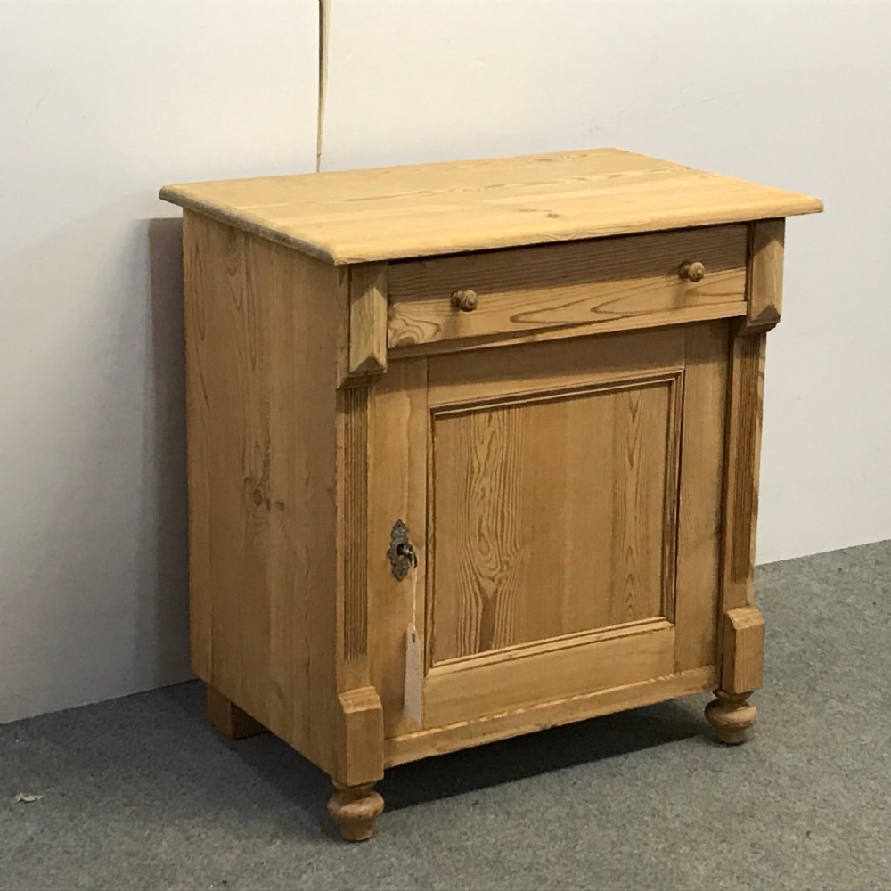 SMALL 1 DOOR ANTIQUE PINE CUPBOARD View III