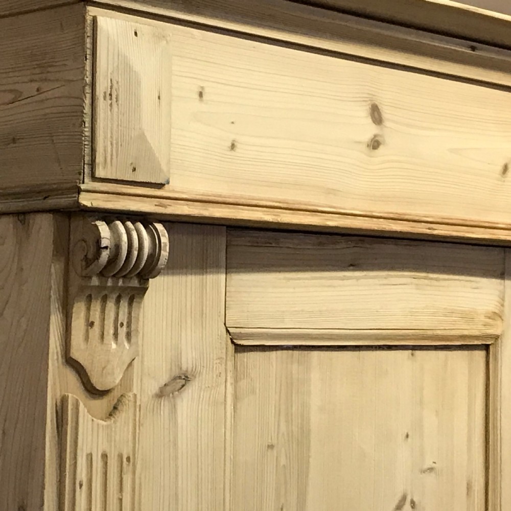 LARGE ANTIQUE PINE WARDROBE (DISMANTLES) View VII