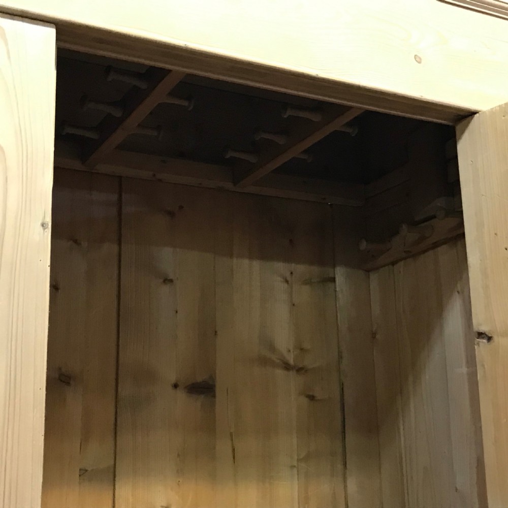 ATTRACTIVE SINGLE DOOR PINE ARMOIRE C.1910 (DISMANTLES) View VII
