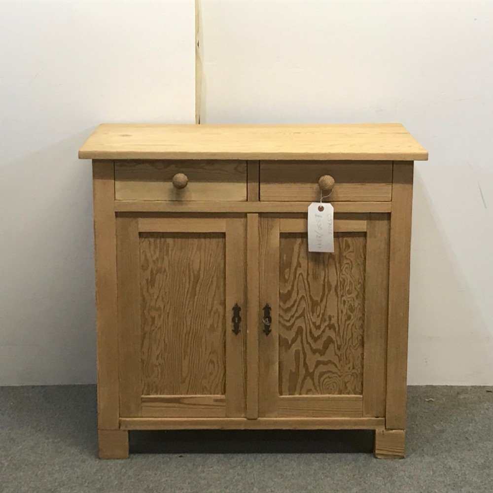 SMALL ANTIQUE PINE CUPBOARD