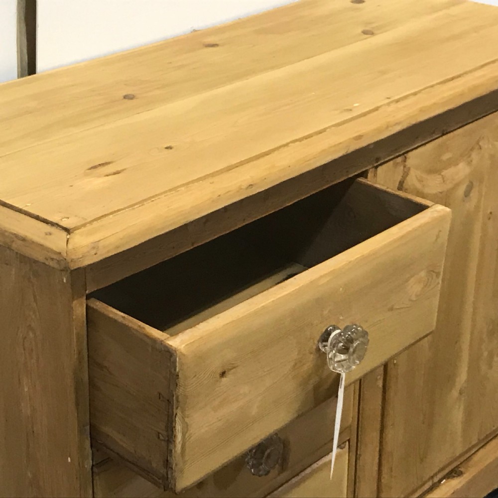 SMALL OLD ENGLISH RUSTIC PINE SIDEBOARD View VI