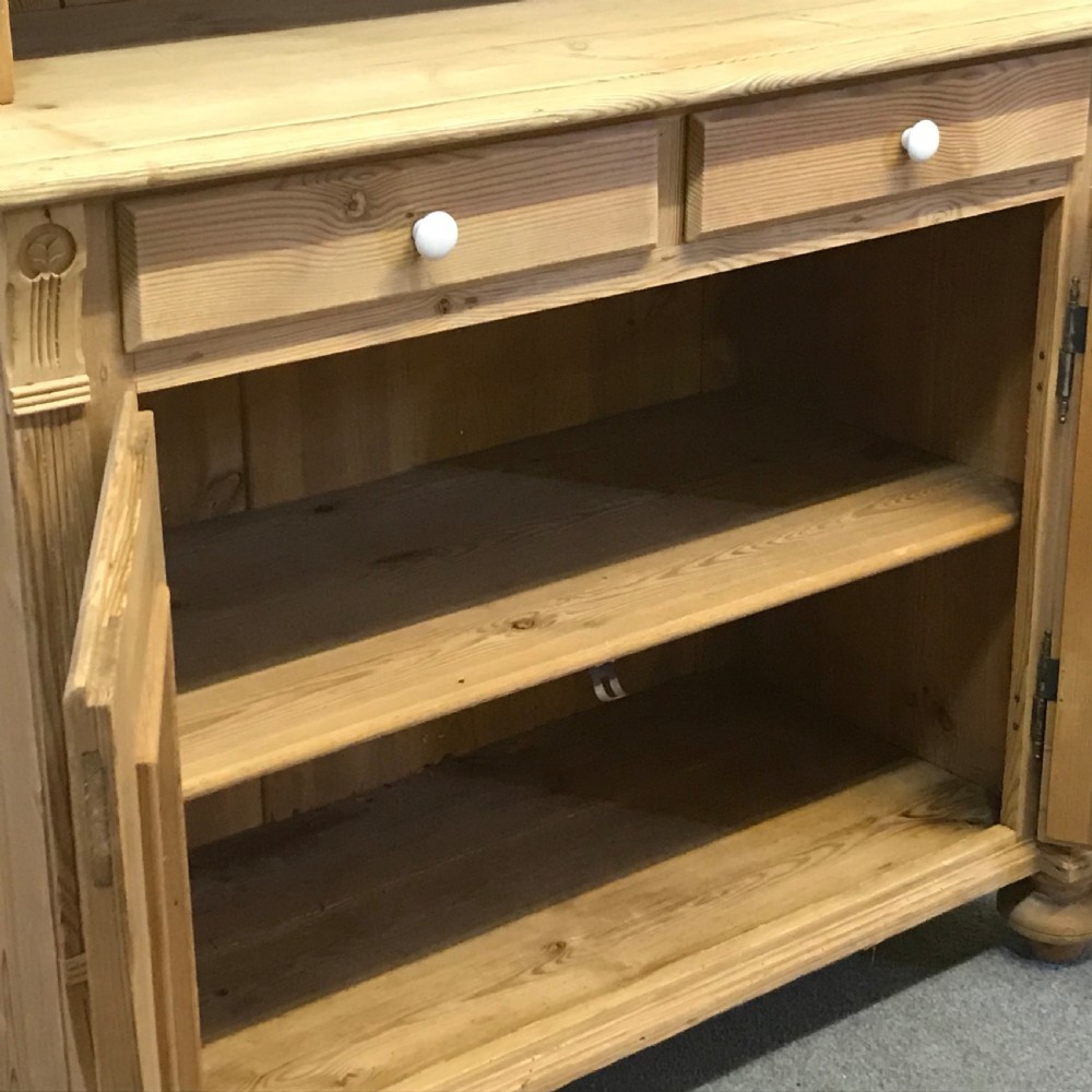 ANTIQUE COUNTRY PINE DRESSER View VI
