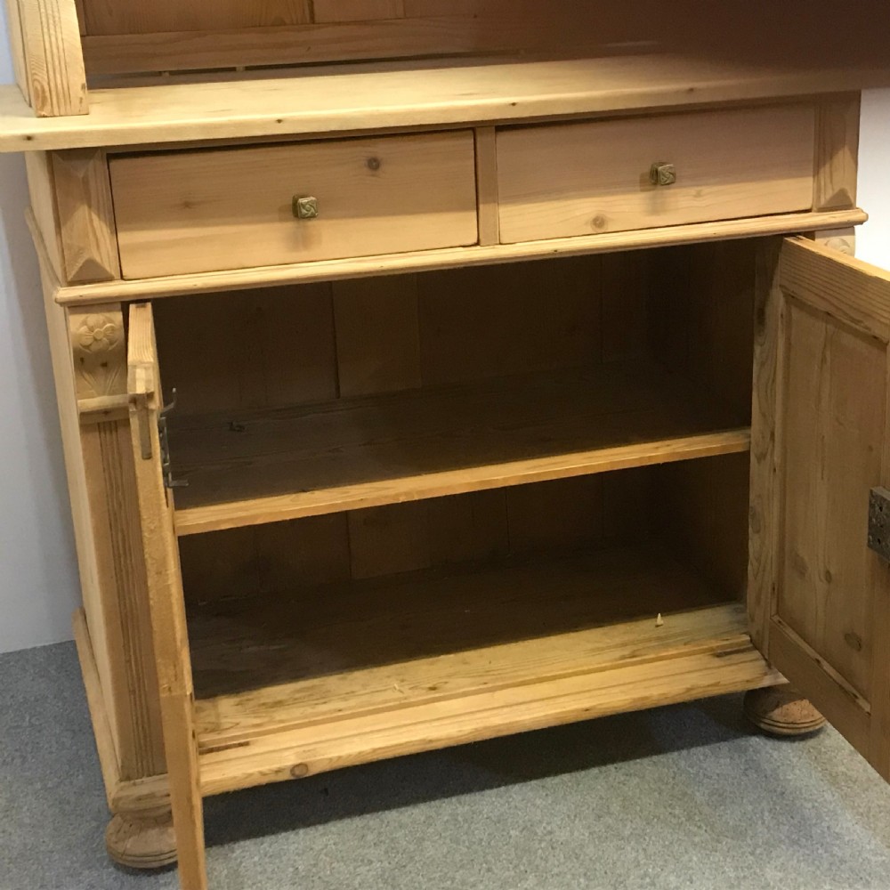ANTIQUE PINE COTTAGE DRESSER View II