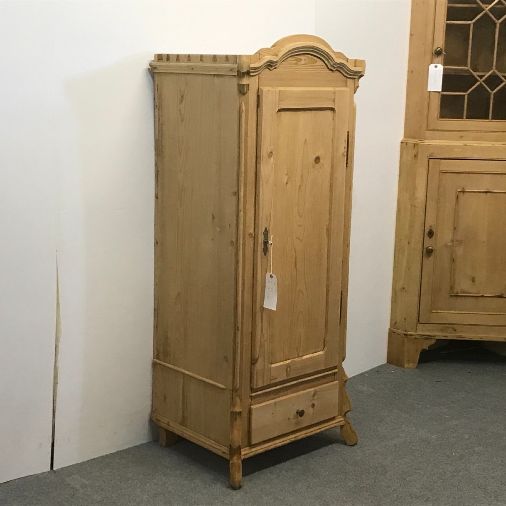 CHARMING LITTLE OLD PINE LINEN CUPBOARD View II