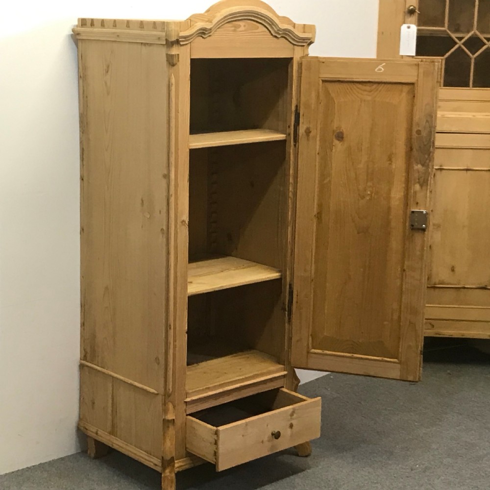 CHARMING LITTLE OLD PINE LINEN CUPBOARD View IV