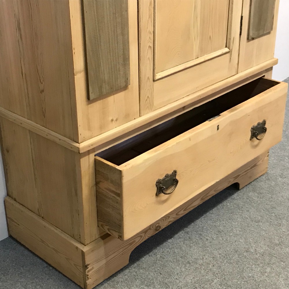 SMALL EDWARDIAN ENGLISH PINE ARMOIRE View V