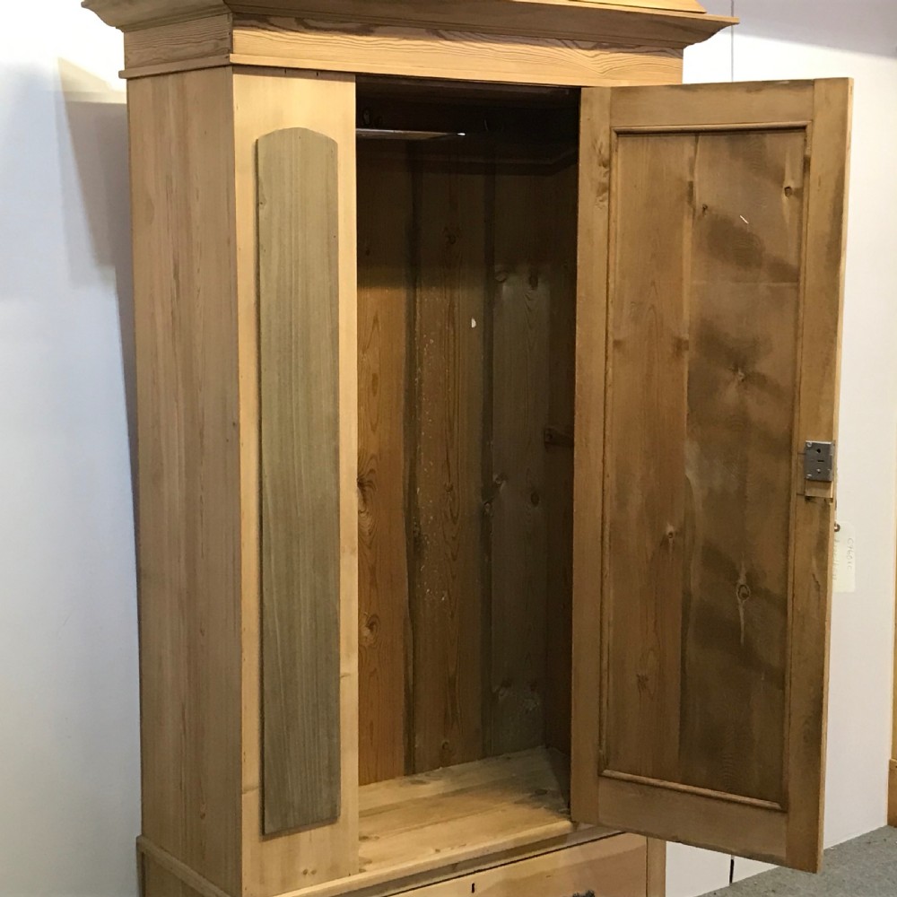 SMALL EDWARDIAN ENGLISH PINE ARMOIRE View VIII