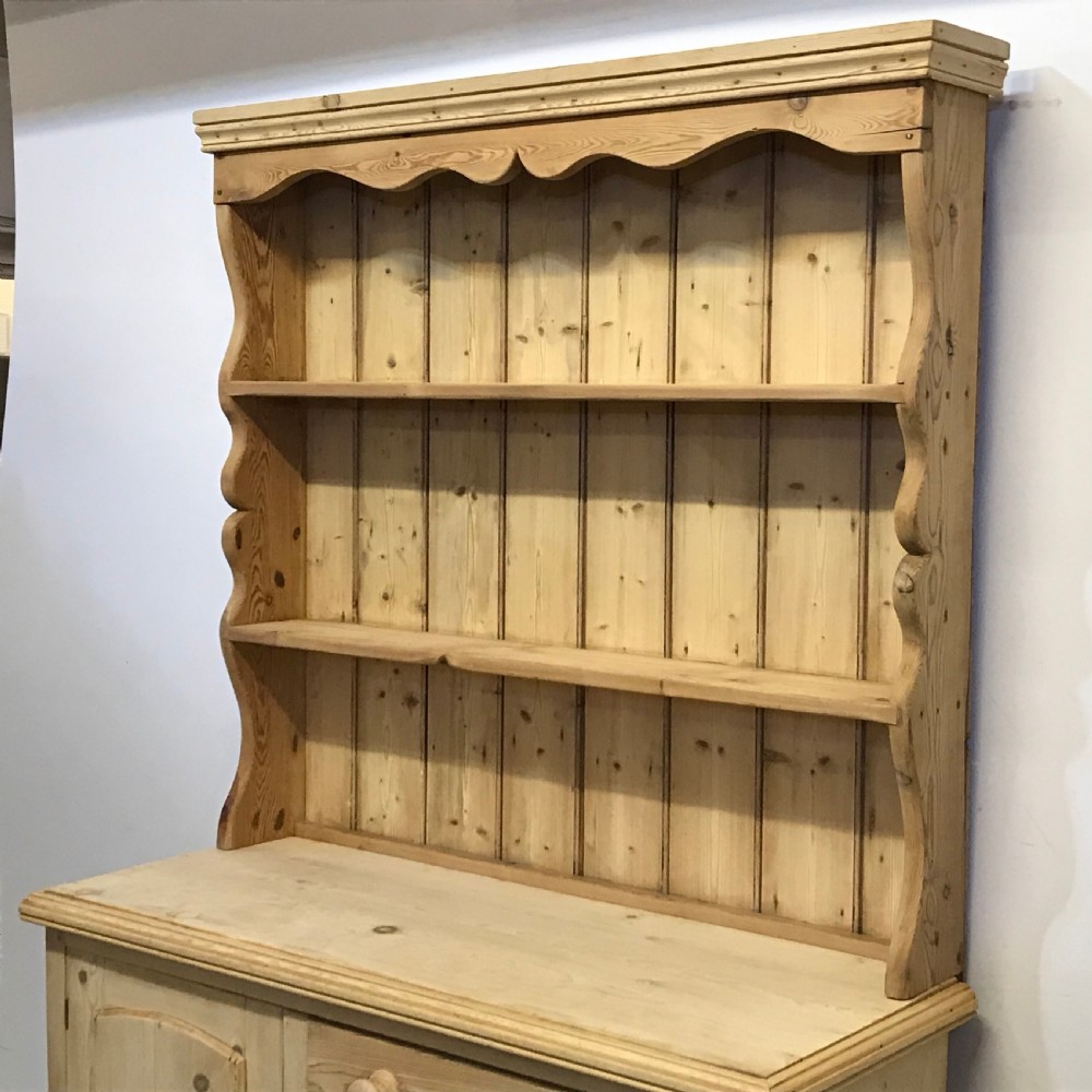 SMALL ENGLISH PINE FARMHOUSE DRESSER View III