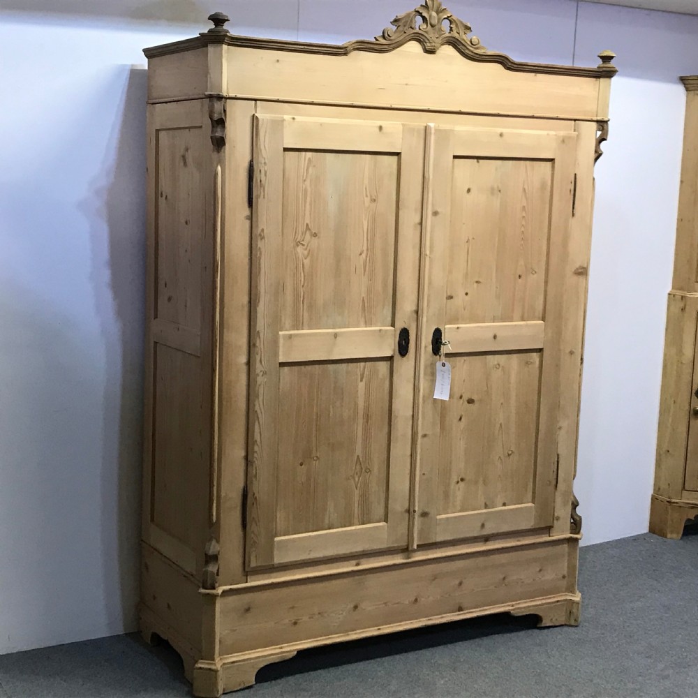 LARGE ANTIQUE CONTINENTAL PINE DOUBLE WARDROBE View II