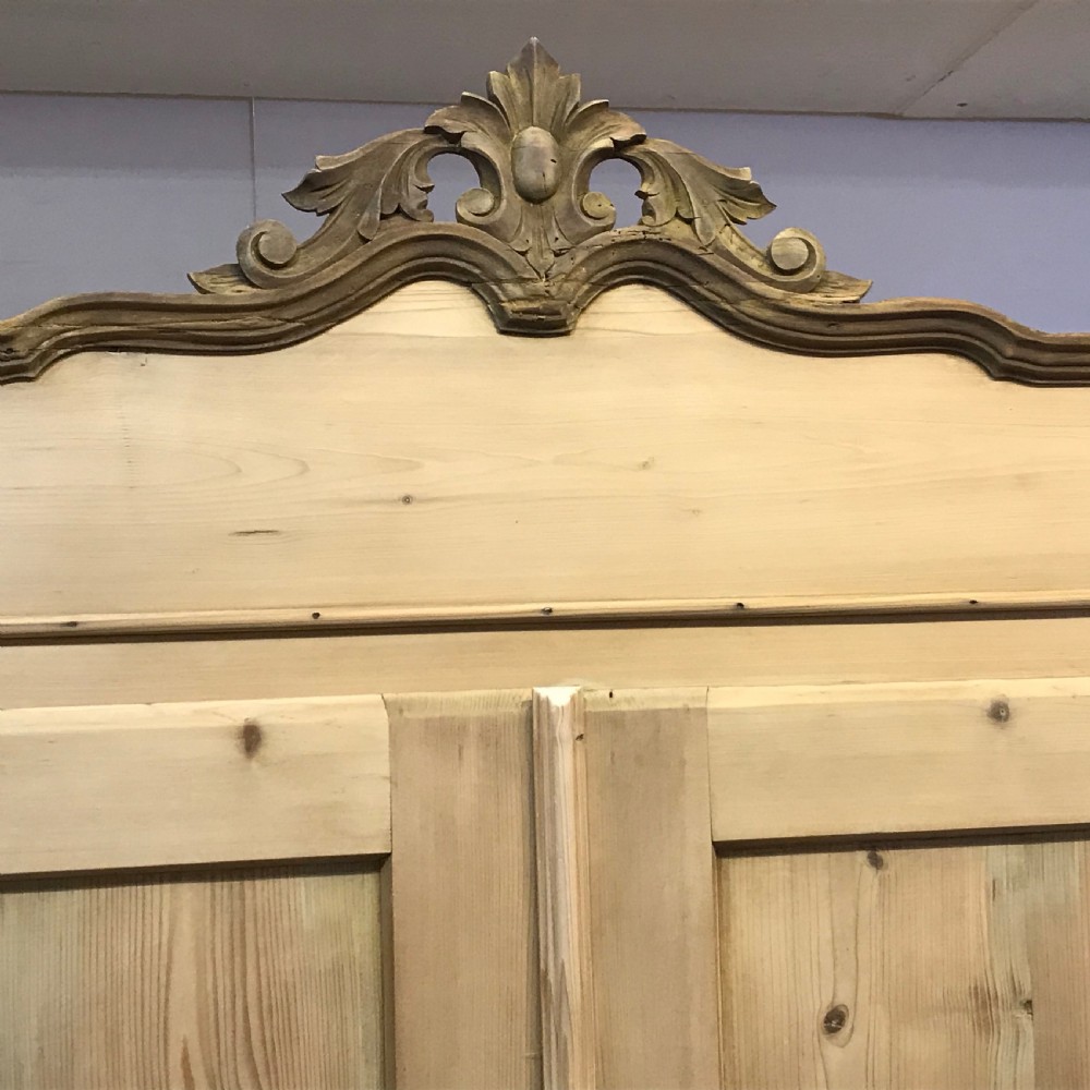 LARGE ANTIQUE CONTINENTAL PINE DOUBLE WARDROBE View V