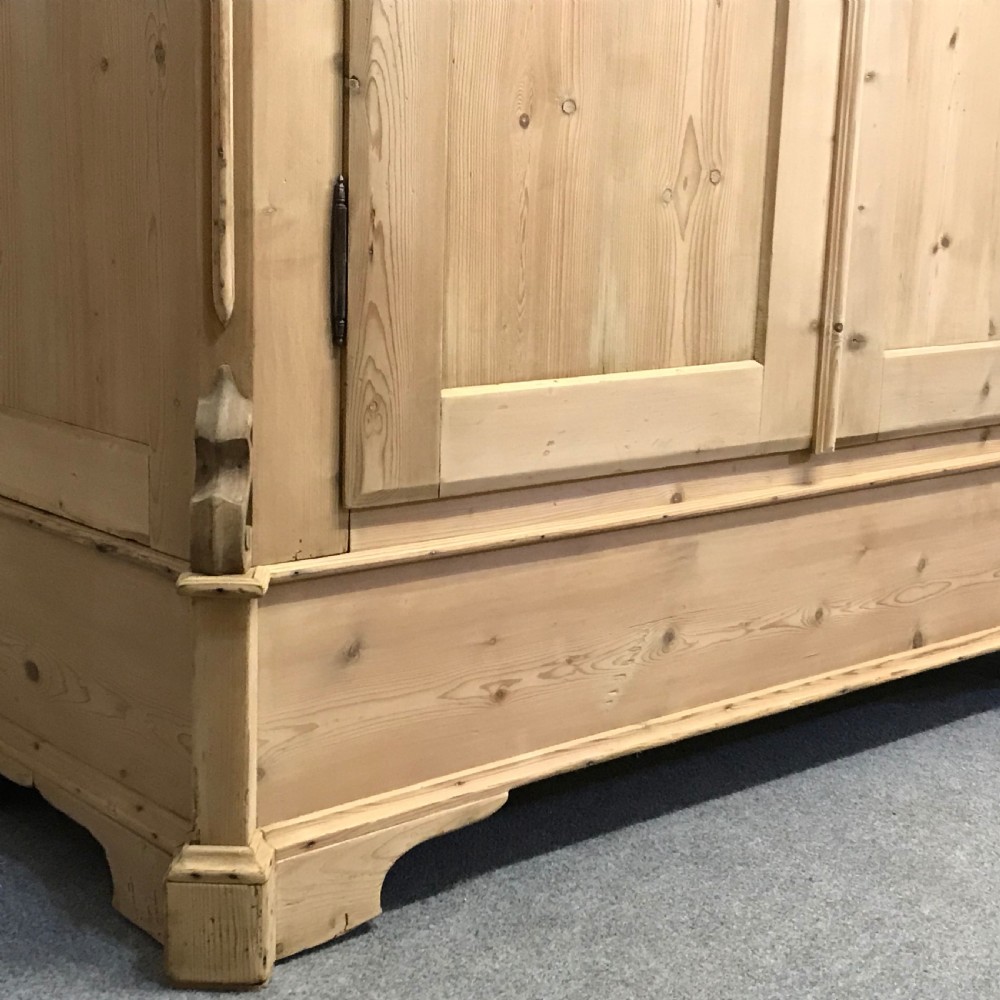 LARGE ANTIQUE CONTINENTAL PINE DOUBLE WARDROBE View VI