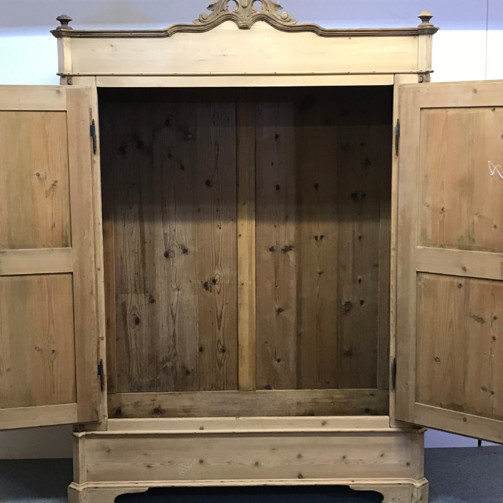 LARGE ANTIQUE CONTINENTAL PINE DOUBLE WARDROBE View VIII