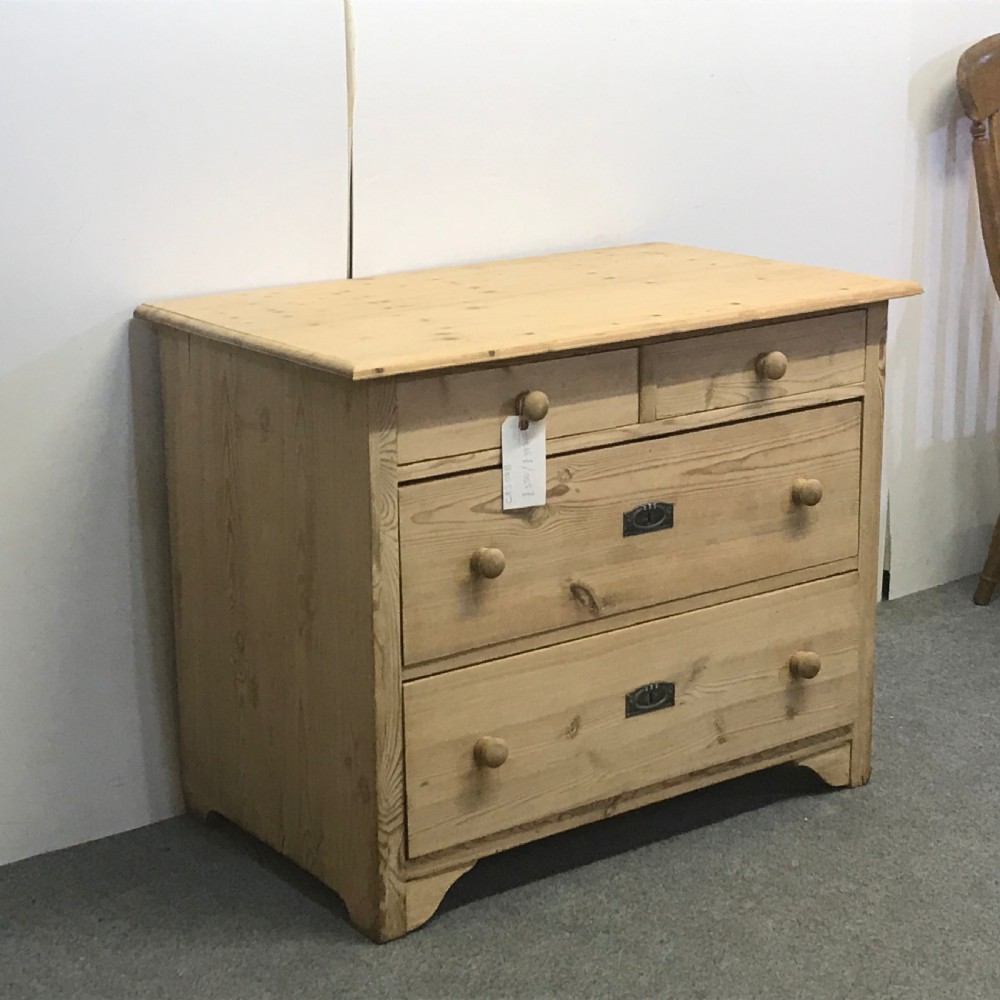 SMALL ANTIQUE PINE CHEST OF DRAWERS