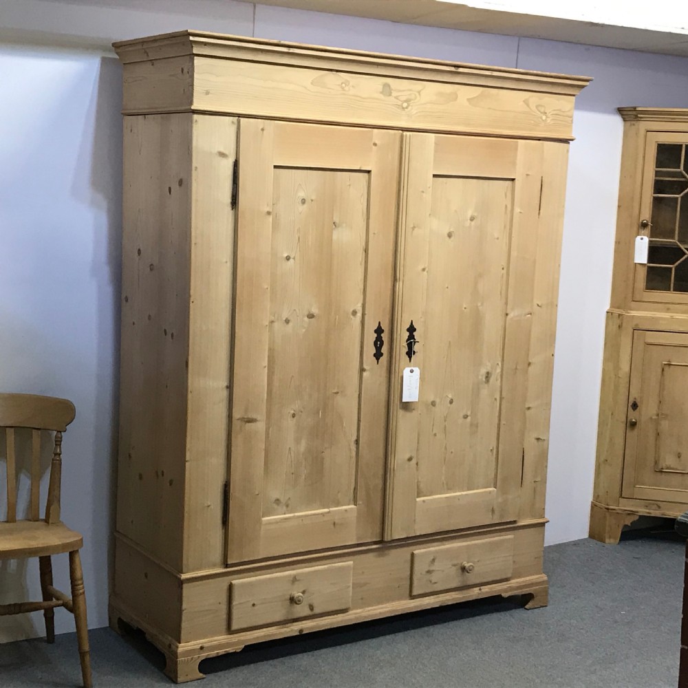 LARGE DOUBLE ANTIQUE PINE WARDROBE WITH BOTTOM DRAWERS View II