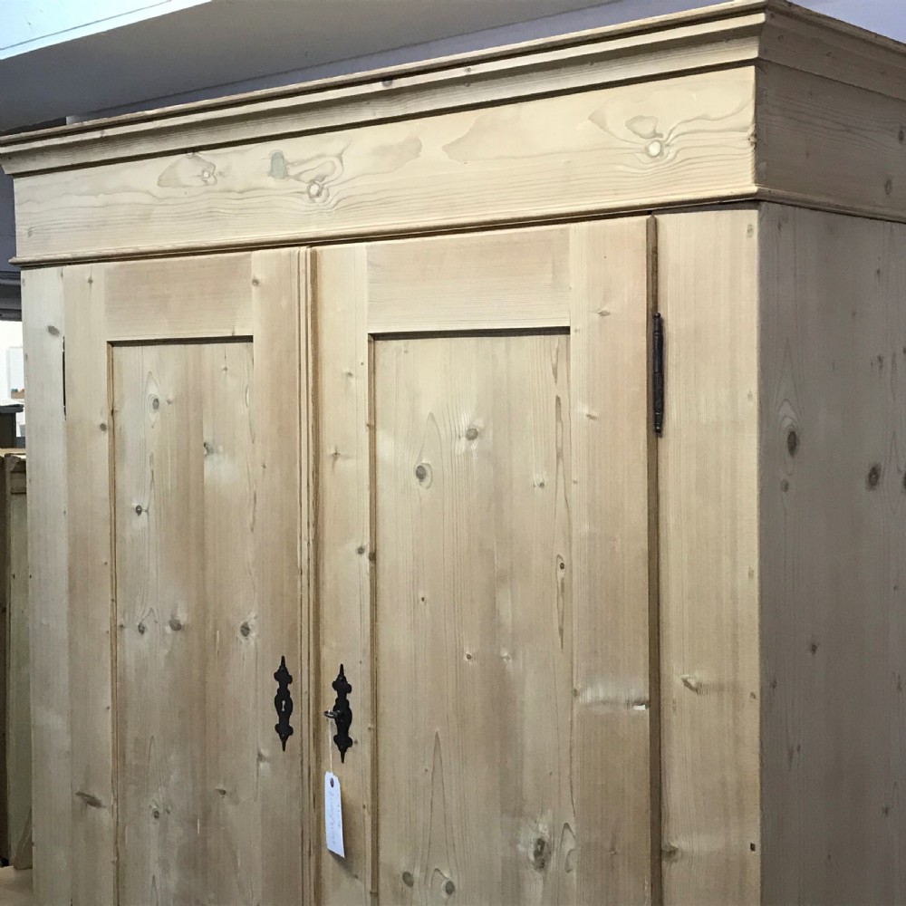 LARGE DOUBLE ANTIQUE PINE WARDROBE WITH BOTTOM DRAWERS View III
