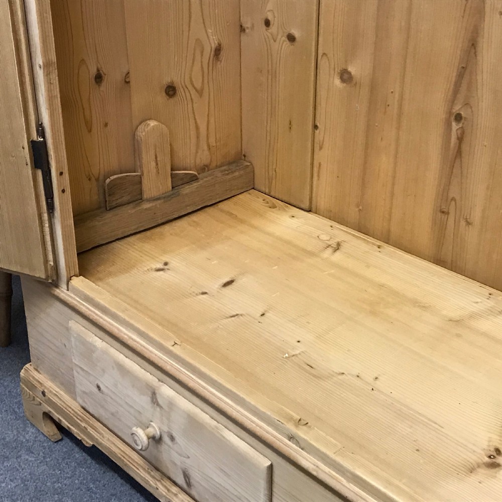 LARGE DOUBLE ANTIQUE PINE WARDROBE WITH BOTTOM DRAWERS View VIII