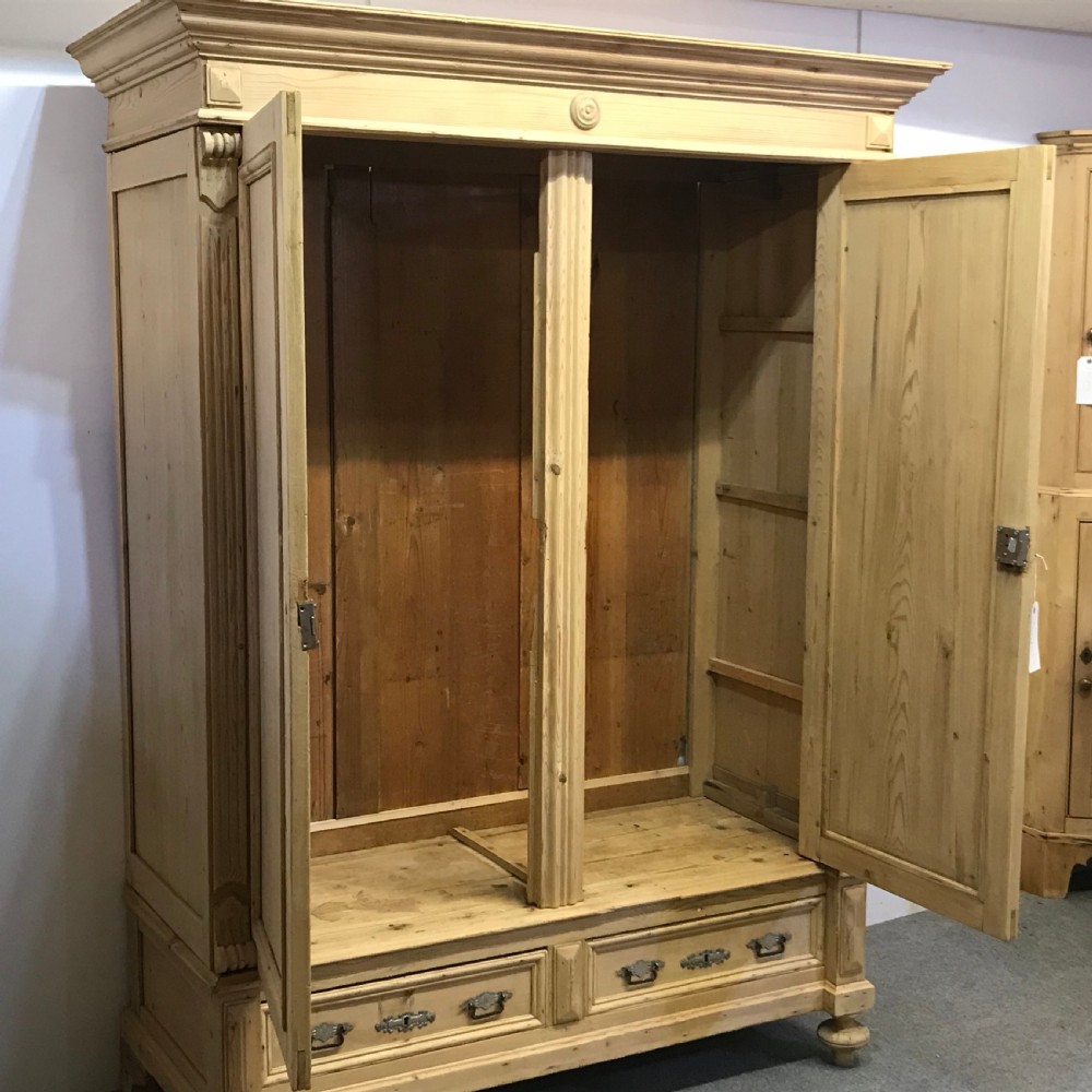 LATE 1800'S OLD PINE DOUBLE WARDROBE WITH BOTTOM DRAWERS (DISMANTLES) View II