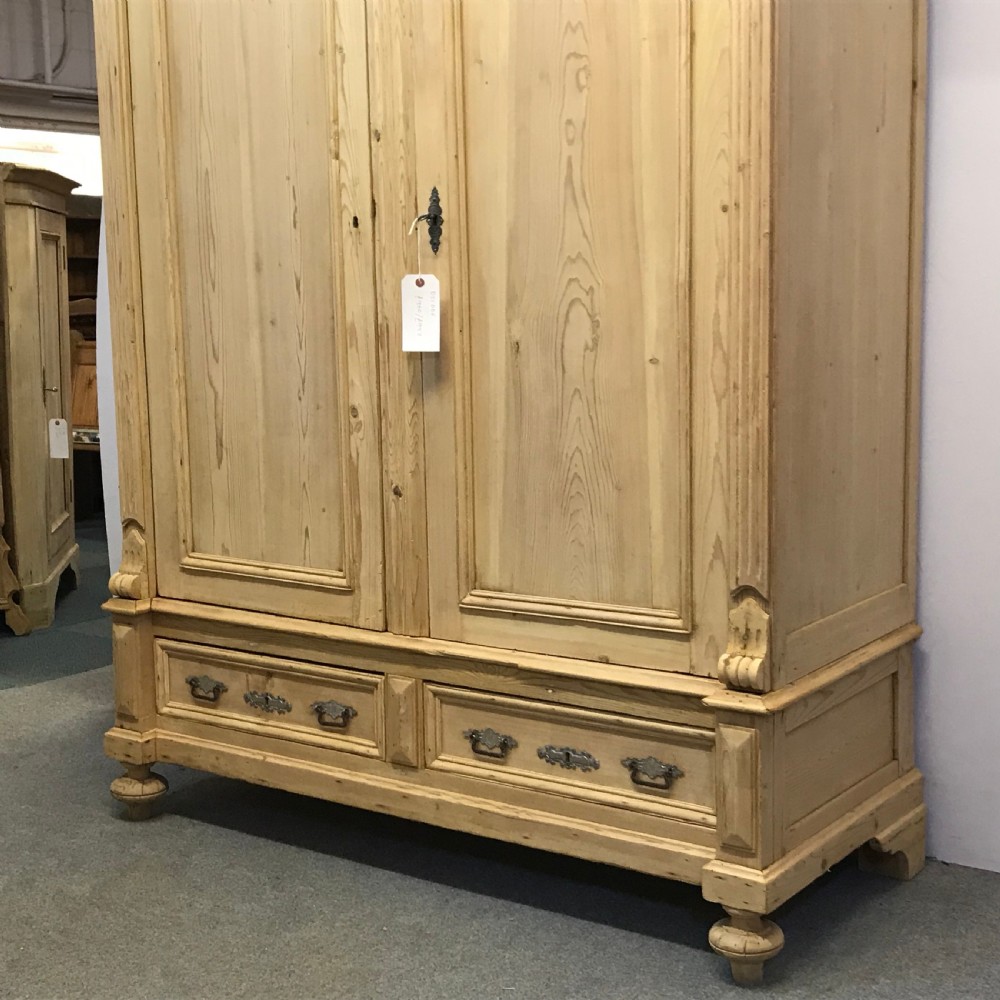 LATE 1800'S OLD PINE DOUBLE WARDROBE WITH BOTTOM DRAWERS (DISMANTLES) View V