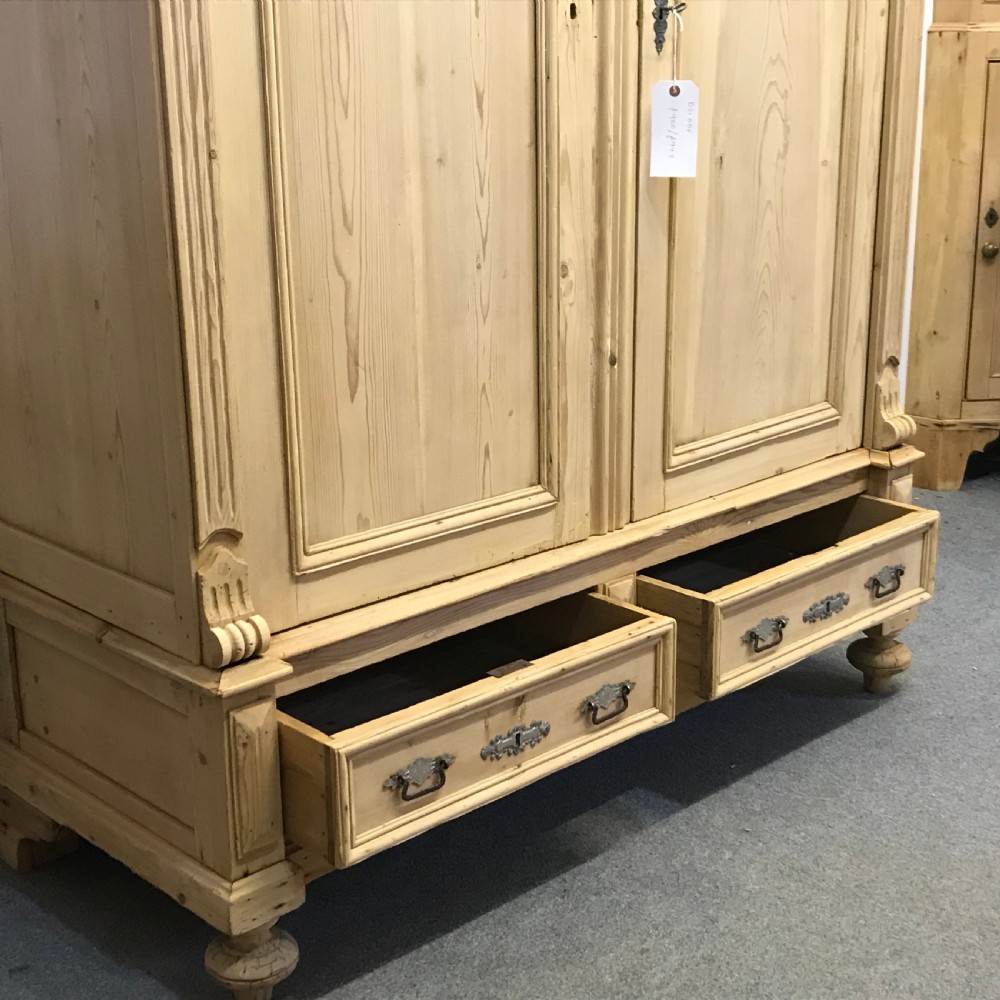 LATE 1800'S OLD PINE DOUBLE WARDROBE WITH BOTTOM DRAWERS (DISMANTLES) View VI