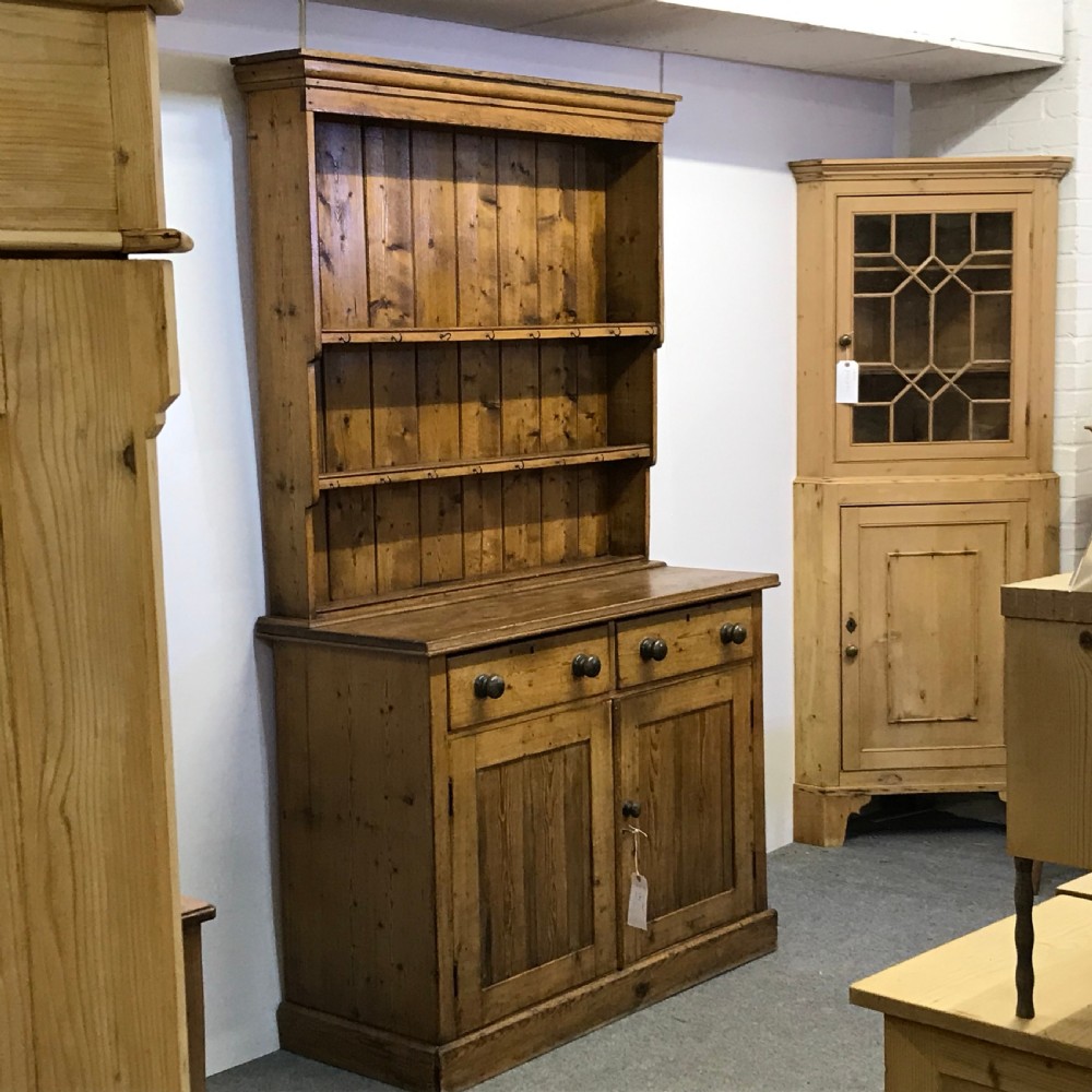 WAXED OLD ENGLISH PINE DRESSER View IV