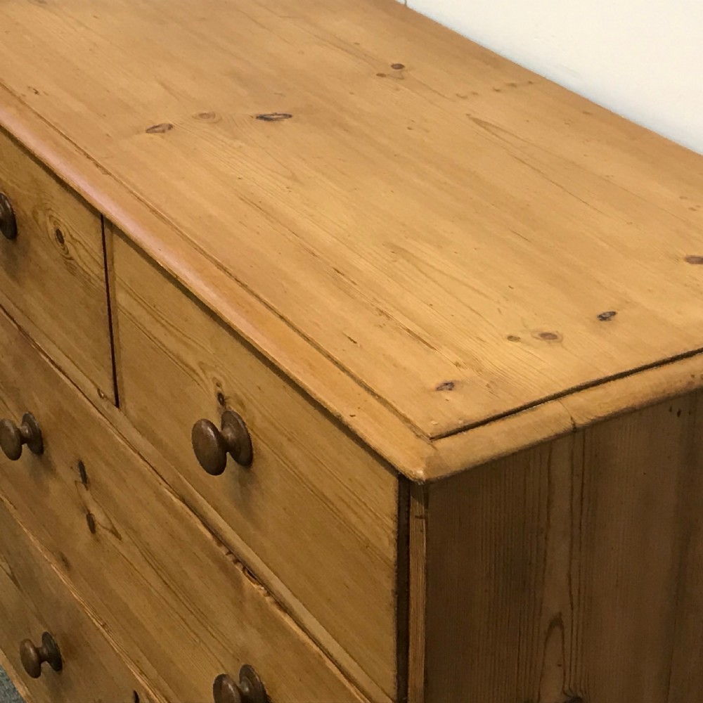 VICTORIAN PINE CHEST OF DRAWERS View IV