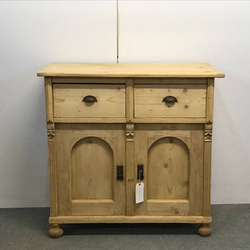 ATTRACTIVE ANTIQUE PINE SIDEBOARD