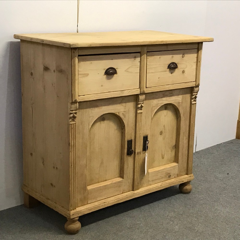 ATTRACTIVE ANTIQUE PINE SIDEBOARD View II