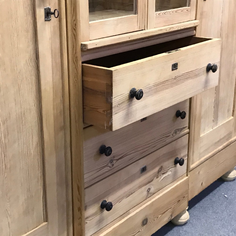 LARGE ANTIQUE PINE COMPACTUM WARDROBE (DISMANTLES) View V