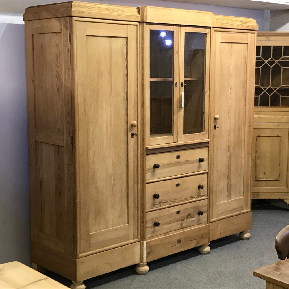LARGE ANTIQUE PINE COMPACTUM WARDROBE (DISMANTLES) View VI