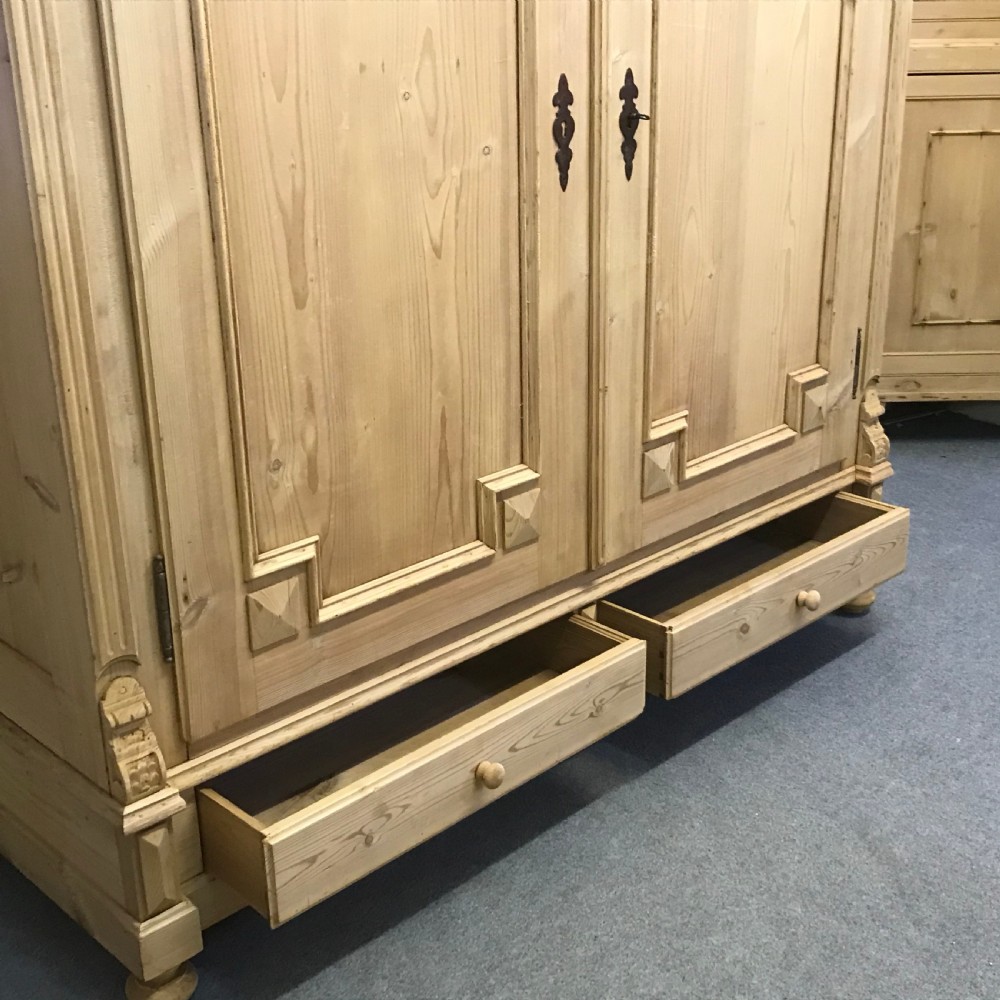 VERY LARGE ANTIQUE PINE WARDROBE WITH BOTTOM DRAWERS (DISMANTLES) View V