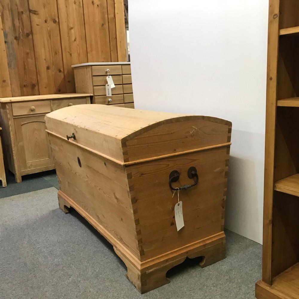 LARGE ANTIQUE PINE LINEN CHEST View III