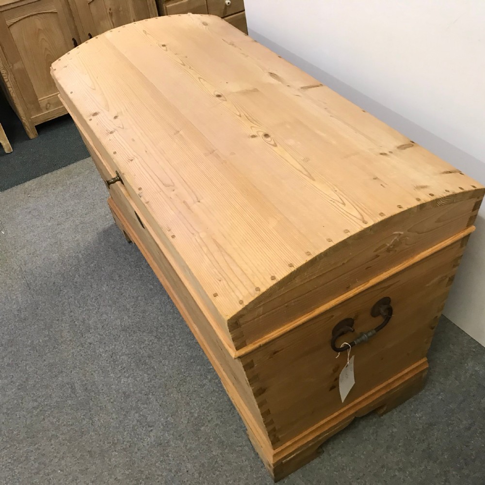LARGE ANTIQUE PINE LINEN CHEST View IV