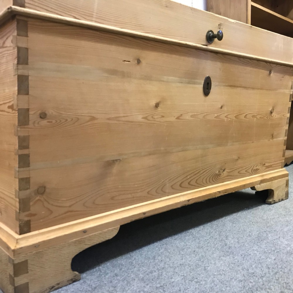 LARGE ANTIQUE PINE LINEN CHEST View VII