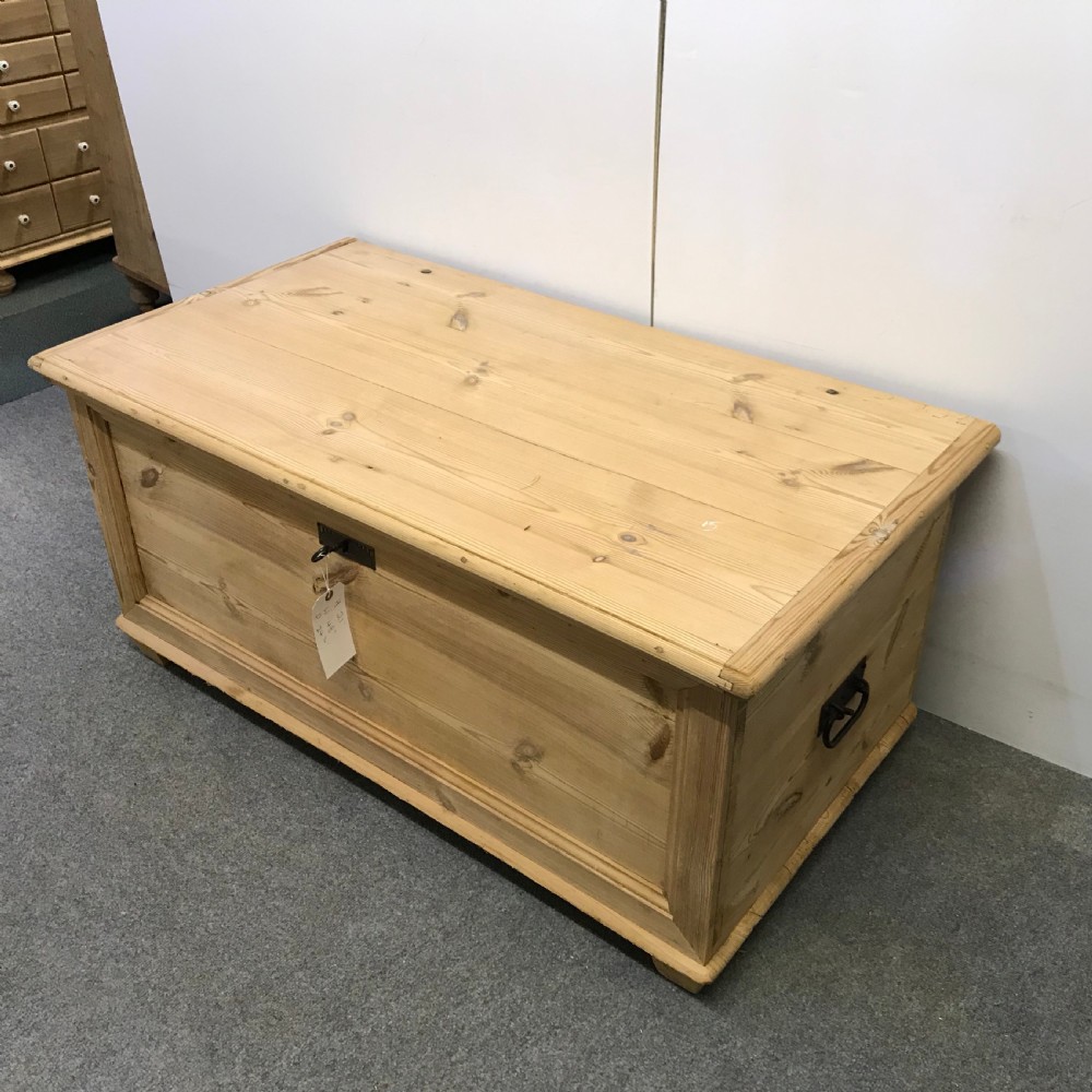 ANTIQUE PINE FLAT TOP LINEN CHEST View III
