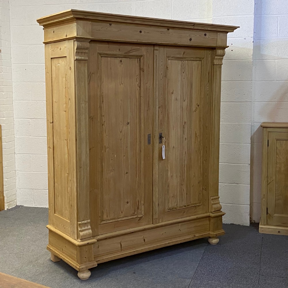 LARGE DOUBLE ANTIQUE PINE WARDROBE (DISMANTLES) View V