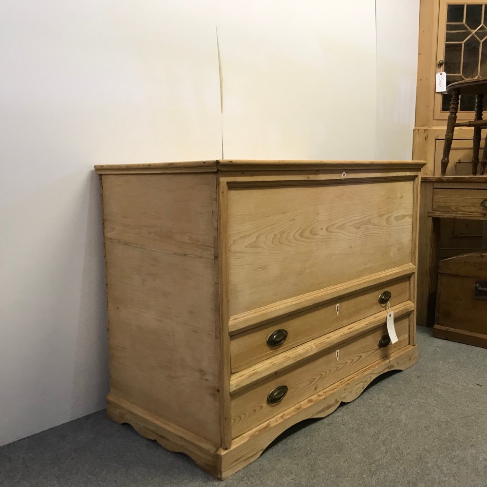 MID VICTORIAN ENGLISH PINE MULE CHEST  View II