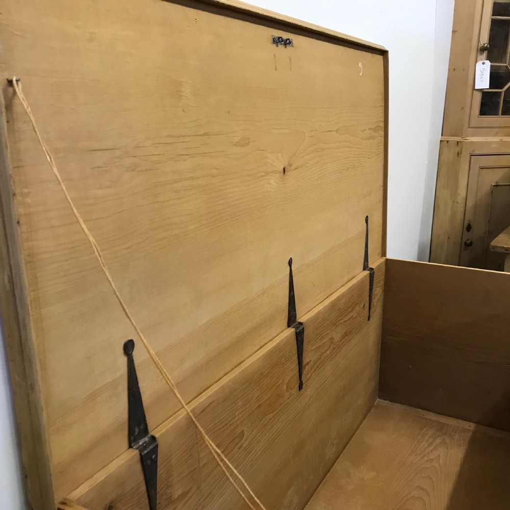 MID VICTORIAN ENGLISH PINE MULE CHEST  View IV